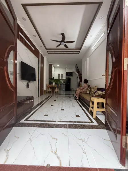 NHÀ ĐẸP 5 TẦNG - NGÕ CHỢ KHÂM THIÊN - Ở NGAY - SỔ ĐỎ NỞ HẬU
