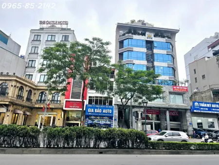 Cho thuê nhà số 100 Nguyễn Văn Cừ, giá hợp lý, hợp đồng lâu dài.