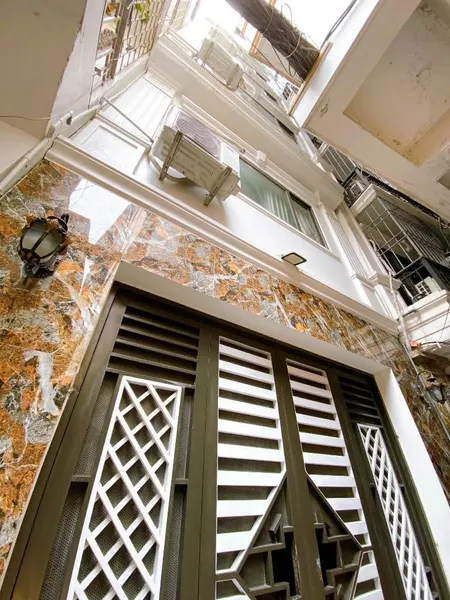 NHÀ DV 6 TẦNG 14 PHÒNG KHÉP KÍN, 54M2, PHỐ TRẦN KHÁT CHÂN -10 TỶ
SỔ ĐỎ CHÍNH CHỦ - VỊ TRÍ VÀNG - NỘI THẤT ĐẦY ĐỦ