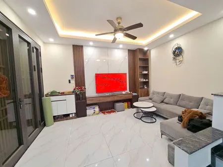 Bán nhanh nhà Định Công Thượng, ngõ thông, gần ô tô  DT: 72m, 5 tầng chào giá 8,6 tỷ