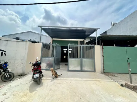 bán xưởng 4,7tỷ đường 6B vào 1 sẹc ngắn vĩnh lộc B bình chánh