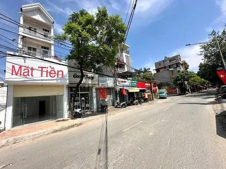 Bán nhà 4 tầng mặt phố Nguyễn Thái Học, thị trấn Phùng, Đan Phượng
