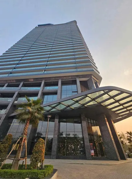 Bán Penthouses 6PN ban công trải dài view Hồ Tây, Sông Hồng - Ciputra- Tây Hồ.