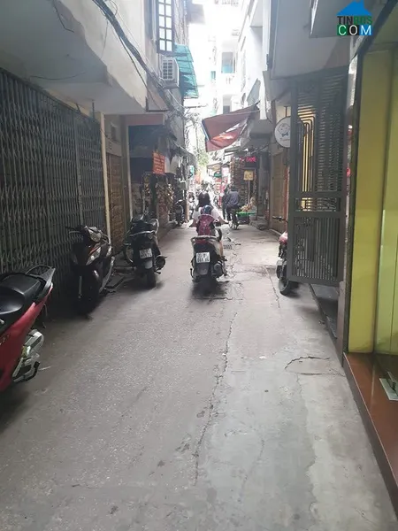 Cho thuê nhà ngõ Văn Hương, Đống Đa, 3 tầng, 7 Triệu ở gia đình, ô tô đỗ cửa