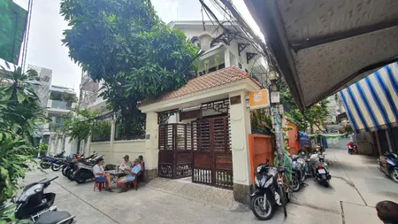 Biệt thự góc 2 mặt tiền Nguyễn Tri Phương, Quận 10 - (DT: 11x16m) 2 lầu mái thái giá 33 tỷ