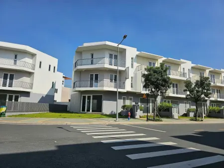 BDS HVL Căn góc shophouse đường 30m tại dự án Dragon Village, Q.9