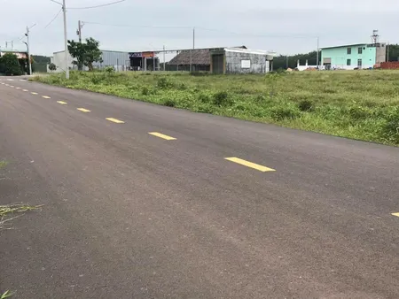 Kẹt tiền sang gấp 200m2 đất sát chợ, kcn tiện xây trọ giá 290tr
