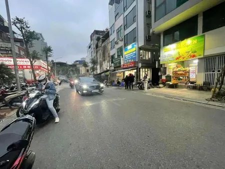 BÁN NHÀ RIÊNG PHỐ TRƯỜNG CHINH, THANH XUÂN. 60M2, 6T THANG MÁY. LÔ GÓC, Ô TÔ TRÁNH, Ô TÔ VÀO NHÀ. VỪA Ở VỪA KINH DOANH ĐỀU TỐT.