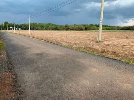 lh 0909 044 186. Sang gấp 1000m2 đất ngay chợ, sát kcn tiện xây trọ giá 190tr
Đất sổ hồng riêng, thổ cư, bao sang tên công chứng