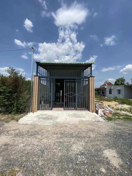 Nhà 4,3x21 91m2 1ty050 nhà đẹp sổ hồng riêng SDT 0394694404