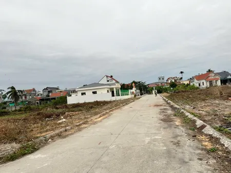 Đất Thống Nhất 2, sát Vin Hạ Long Xanh