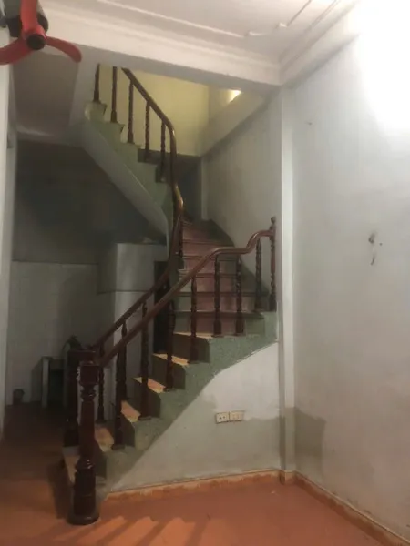 Cho thuê nhà ngõ ô tô Phố Khương Đình, Thanh Xuân, 3 tầng x 35m2, 4 ngủ, giá chỉ 9.5 Triệu