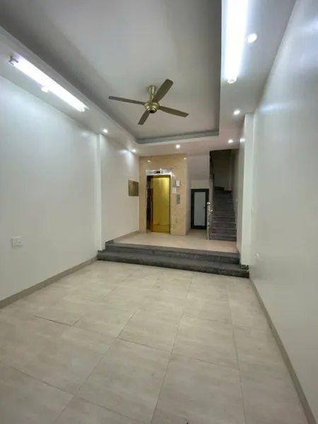 Cho thuê nhà ngõ ô tô Phố Giáp Bát, Kim Đồng, 5 tầng x 40m2, 3 ngủ, 4 WC, 15 Triệu
