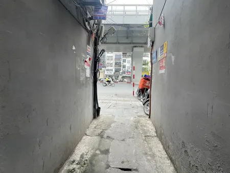 Bán nhà Minh Khai (Hai Bà Trưng) 42m, 2 tầng, mt 6.2m, giá 13.5 tỷ