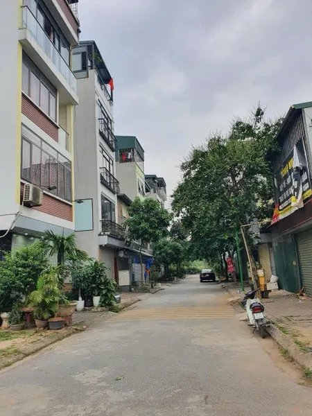 BÁN NHÀ 5 TẦNG MỚI XÂY - Ô TÔ TRÁNH - VỈA HÈ - SIÊU ĐẸP - GẦN KHU DỊCH VỤ TÂY NAM LINH ĐÀM