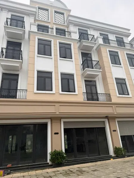 Chính chủ gửi bán căn 2 mặt tiền vị trí đẹp tại đường Đại Cồ Việt , TP.Đông Hà - Quảng Trị.