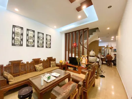 Bán nhà phân lô Trần Quý Cáp ô tô đỗ cửa cả ngày DT: 55m x 5 tầng, MT: 4,5m, chào giá: 17,5 tỷ