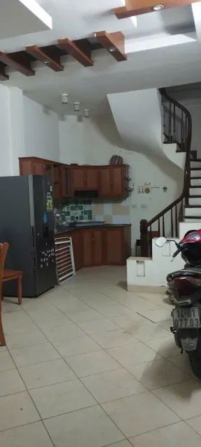 Cho thuê nhà ngõ 72 Phố Nguyễn Trãi, 5 tầng x 30m3, 3 ngủ chỉ 12 Triệu