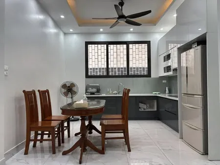 Cho thuê nhà làm VP, Spa, KD online Phố Hoàng Ngọc Phách, 4 tầng x 50m2