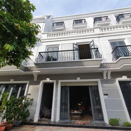 CHÍNH CHỦ CHO THUÊ NHÀ CĂN GÓC 2 MẶT TIỀN TẠI VINCOM TP TUYÊN QUANG
