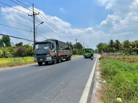 1000m2, 25x40m, thổ cư 120m, mặt tiền đường Tỉnh Lộ 7, Trung Lập Hạ Củ Chi, Tiện KD mua bán