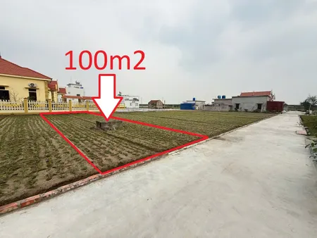 HOT!! CẦN TIỀN BÁN GẤP : Mảnh đất gần bãi tắm - 100m2 - chỉ 2.1 tỷ