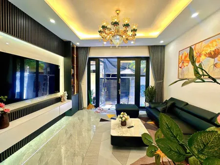 Bán nhà phân lô Cù Chính Lan ô tô đỗ cửa  DT: 59m ,6 tầng MT: 4m chào giá 18,5 tỷ