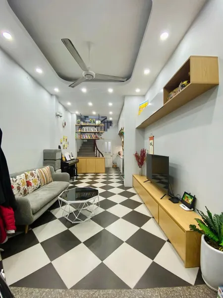Cho thuê nhà KD onl ở GĐ ngõ 92 Phố Hoàng Mai, 4 tầng x 36m2, 2 ngủ khép kín 9 Triệu