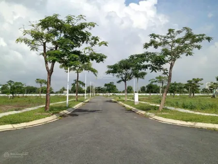 Bán đất chỉ 2.35 TỶ ngay MT Lã Xuân Oai, Trường Thạnh, Quận 9, Sổ sẵn - GIÁ CỰC TỐT