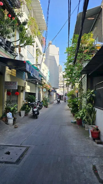 MẶT TIỀN KINH DOANH NGAY CHỢ P16Q4 
NGANG 3,4 X 17 ĐÚC BÊ TÔNG 
CÓ 5 TỶ