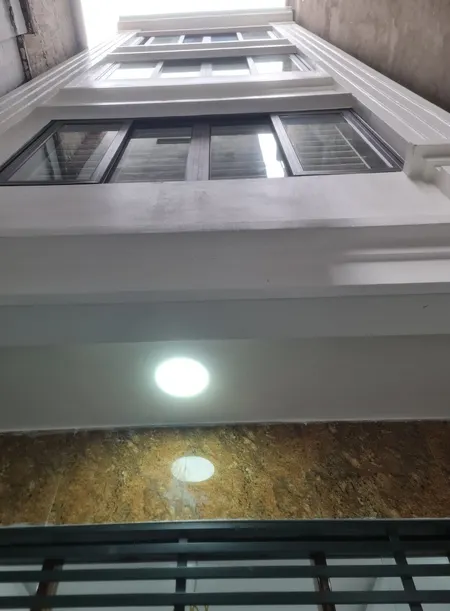 BÁN NHÀ HỒNG MAI HAI BÀ TRƯNG 4 TẦNG MỚI THOÁNG SÁNG GIAO THÔNG THUẬN TIỆN 40M 7,2 TỶ