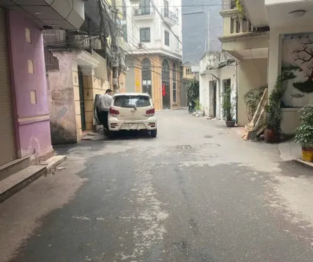 Cho thuê nhà ngõ ô tô đỗ cửa Kim Giang, 6 tầng x 40m2, 4 phòng, 15 Triệu ( đóng 2 cọc 1)