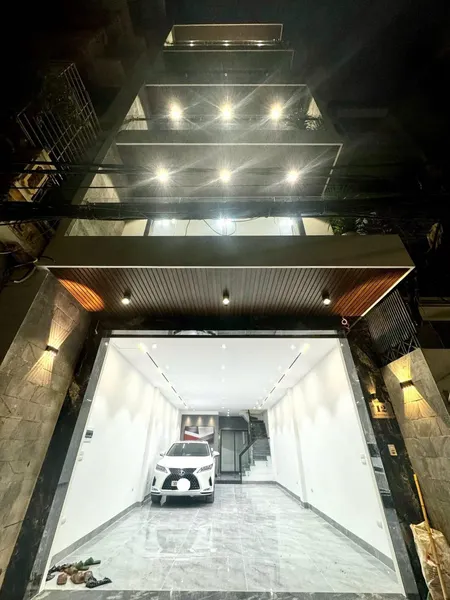 Bán nhà mặt phố Triệu Việt Vương, 135m2, 7 tầng thang máy, mặt tiền 6m, 103 tỉ, vỉa hè rộng, kinh doanh đỉnh
