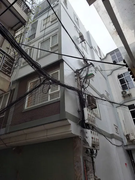 Cho thuê nhà ngõ ô tô Phố Hoa Bằng, Cầu Giấy, 5 tầng x 50m2, 6 ngủ, 4 vệ sinh, 25 Triệu/th