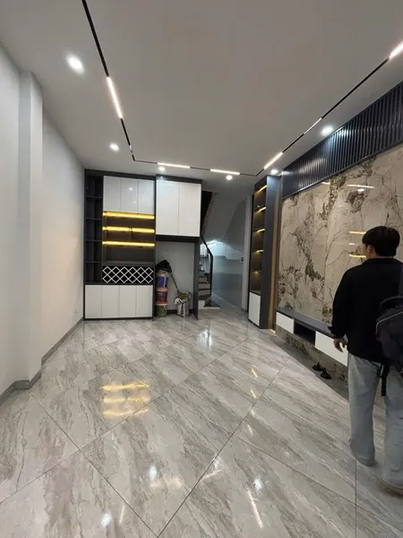 BÁN NHÀ 5 TẦNG GIÁP BÁT - HOÀNG MAI - 6.8 TỶ - SỔ ĐỎ CHÍNH CHỦ
GIA PHÓNG - 35M2 - 3PN - 4WC - VỊ TRÍ VÀNG
LIÊN HỆ: 0773169955
