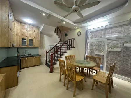 Cho thuê nhà 5 tầng Phố Hoàng mai, 35m2, 3 ngủ khép kín, Full đồ 12.5 Triệu