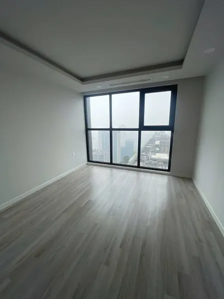 Cho thuê căn hộ cao cấp BRG Lê Văn Lương, 155m2, 4 ngủ, 3 WC ở gia đình, vào được ngay