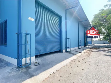 XT224 xưởng sản xuất phục vụ nhiều ngành nghề. khuôn viên dùng chung. có bể XLNT