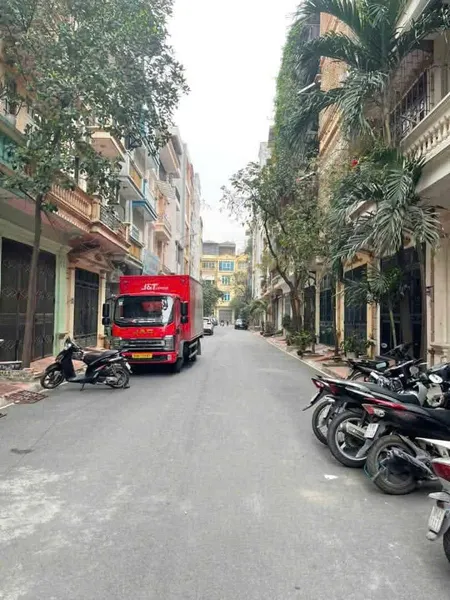 Cho thuê nhà Phố Nguyễn Cảnh Dị, 5 tầng x 55m2, 6 ngủ làm VP C.ty, KD online 17 Triệu