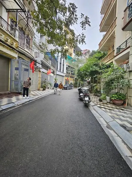Bán nhà phố Võ Chí Công, Quận Tây Hồ, phân lô 6 tầng, thang máy