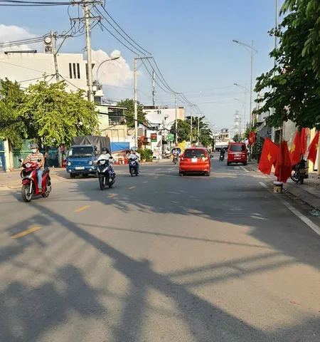 Bán nhà mặt tiền 15x40m giá 32,5 tỷ ĐƯờng Trần Thị Năm