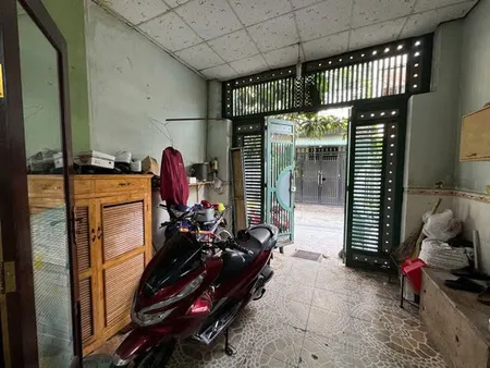GIÁ MỀM NHẤT QUẬN BÌNH TÂN: 6.6 TỶ - Diện tích: 81m² (4x20m) - 3 TẦNG – HẺM XE TẢI THÔNG - 1 trệt, 2 lầu – 3PN, 3WC, phòng thờ, ban công -LH: 077 888 5818 CHUYÊN BDS SAIGON