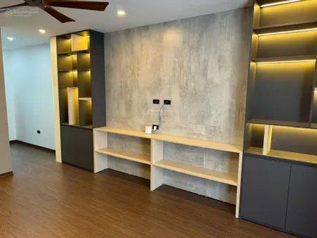 Bán nhà Lò Đúc, diện tích 40m2, 5 tầng, giá 8.8 tỷ, nhà đẹp ở ngay, ô tô đỗ cửa, gần mặt phố