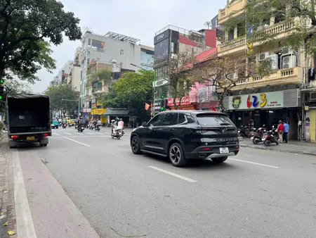 Bán nhà Mặt Phố Huế (Hai Bà Trưng) 55m, Tầng 1, mt 4.85m, giá 30 tỷ