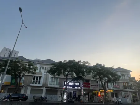 Nhà 3 tầng lầu Mặt tiền Liên Phường 30m thông qua nhiều Quận, Phường thích hợp kinh doanh hoặc cho thuê doanh thu cao