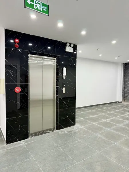 NGUYỄN HỮU THỌ- HOÀNG MAI, LÔ GÓC, 100 M2, 7 TẦNG, TM , MT  6,5M, GIÁ 26,9 TỶ