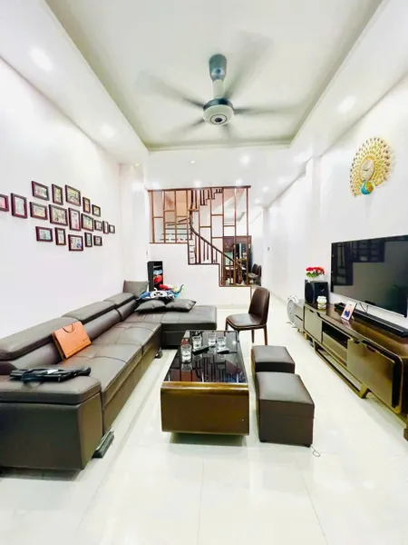 Bán nhà đẹp ôtô đỗ cổng phố Lạc Long Quân 50m2 4tầng mặt tiền 4m 8.8 Tỷ gần Hồ Tây