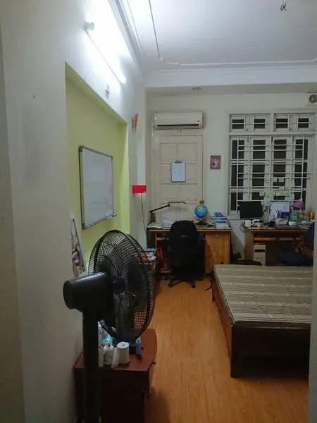 Cho thuê nhà Hoàng Sâm, Cầu Giấy 5 tầng x 30m2, 3 ngủ, 12 Triệu ở gia đình, nhóm 6 ng