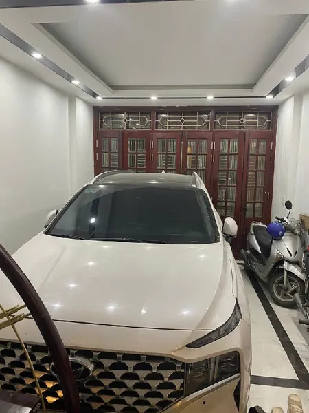 Bán Nhà Vũ Hữu - Ô Tô Tránh - Gara - Kinh Doanh Văn Phòng - 2 Thoáng Vĩnh Viễn