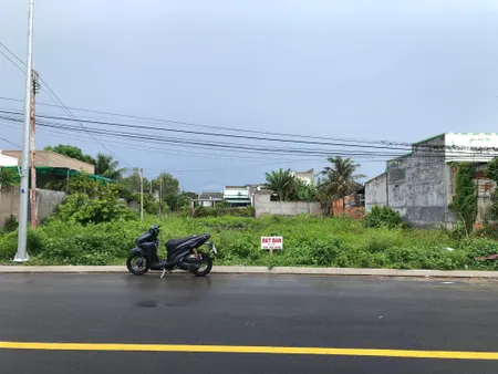 Chính chủ cần bán 800m2(20x40) đất thổ cư 2 mặt tiền đường chính.